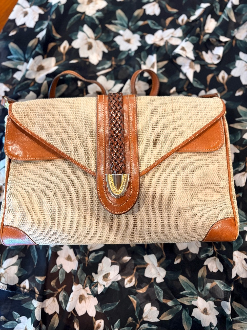 Vintage! Woven Straw and Tan Leather Shoulder Bag, made Italy by Dillard
